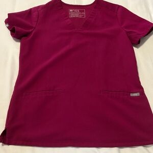 Figs Women's Short Sleeve V-Neck Top - Magenta